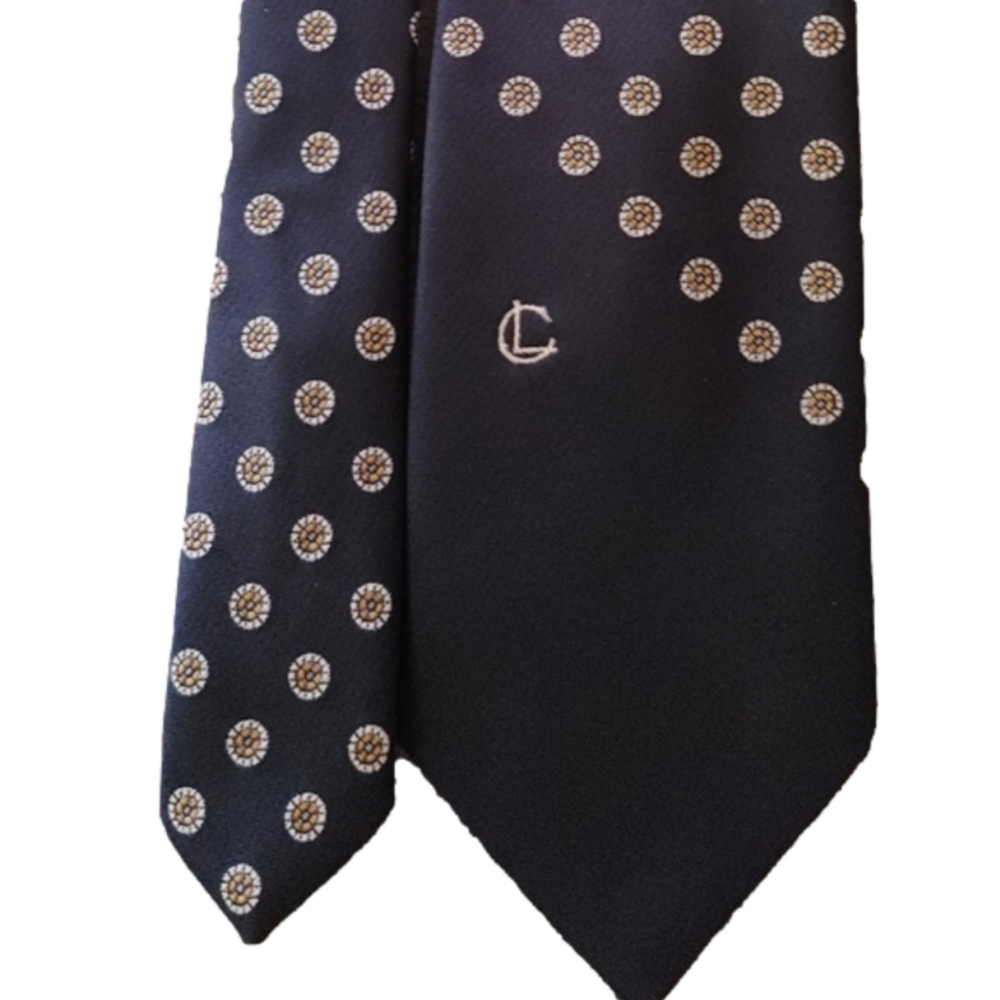 Tie by Leo Chevalier